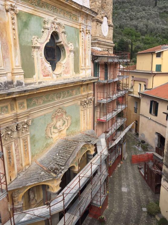 Finalmente il 27 Marzo sono iniziati i lavori per il rifacimento delle coperture e il restauro della facciata della chiesa parrocchiale di San Tommaso