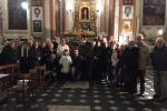 Le comunità di Dolcedo e Bellissimi davanti all'urna di San Leornardo 