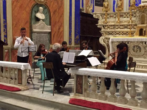 Concerto omaggio a Bach e Vivaldi eseguito dall'orchestra da camera italiana Antonio Vivaldi e il basso Markus Jarchow