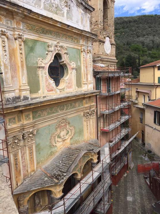 Finalmente il 27 Marzo sono iniziati i lavori per il rifacimento delle coperture e il restauro della facciata della chiesa parrocchiale di San Tommaso