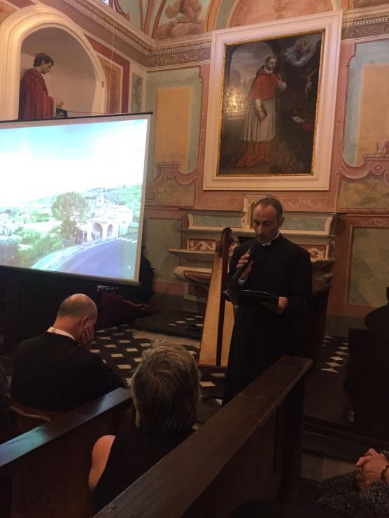 Presentazione dei lavori di restauro dell'oratorio di San Carlo con la presenza di Mons. Giorgio Brancaleoni, il sindaco di Dolcedo Giovanni Danio, l'architetto Erminia Airenti, i restauratori Luca Venier, Bruno Piccinini e Sabrina Baglietto e un folto pubblico.