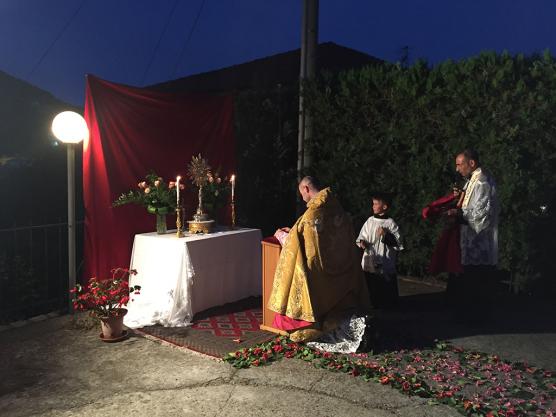 Processione Eucaristica con soste per la Benedizione Eucaristica