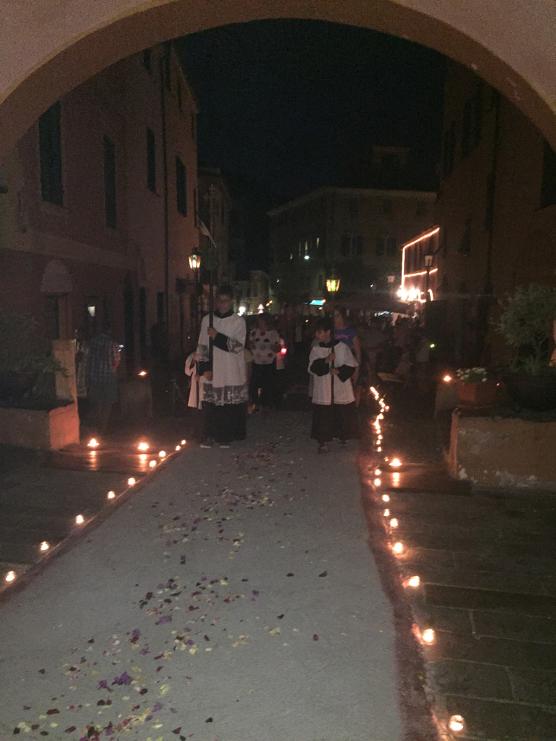 Processione Eucaristica con soste per la Benedizione Eucaristica