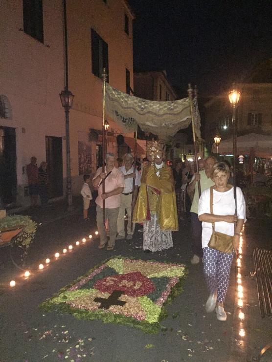 Processione Eucaristica con soste per la Benedizione Eucaristica
